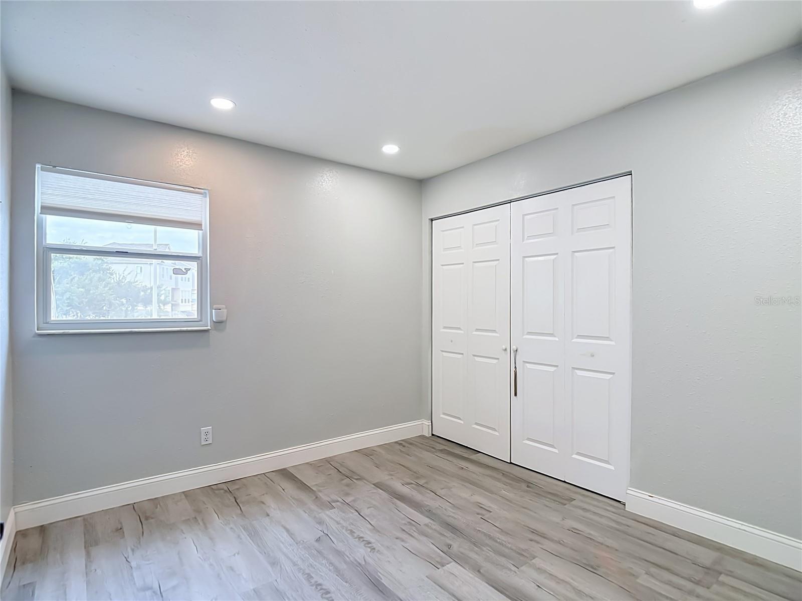 8725 BAY POINTE DR — photo 22