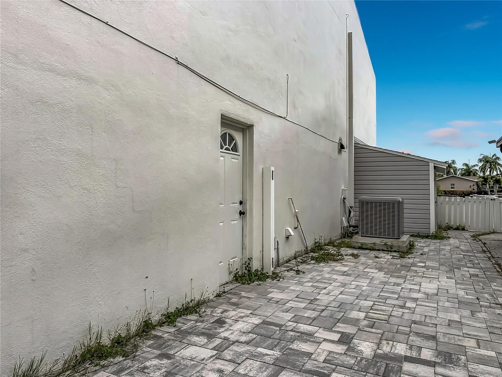 8725 BAY POINTE DR — photo 51