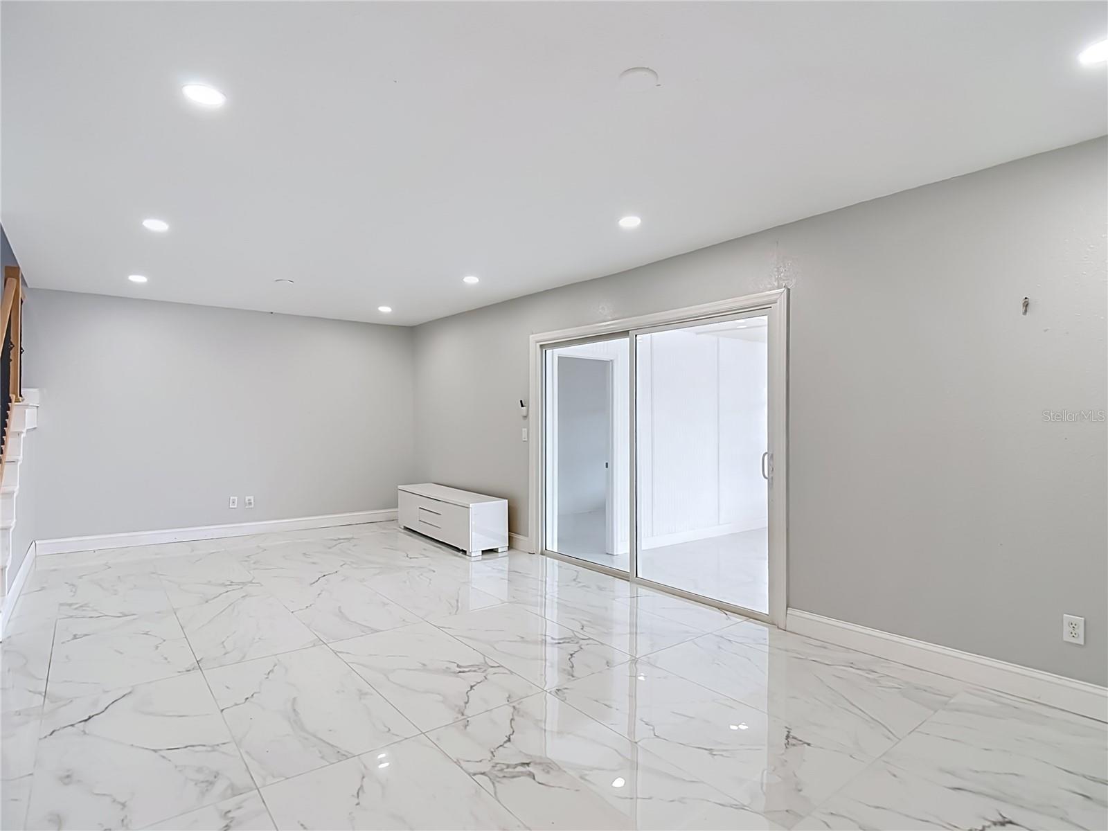 8725 BAY POINTE DR — photo 35