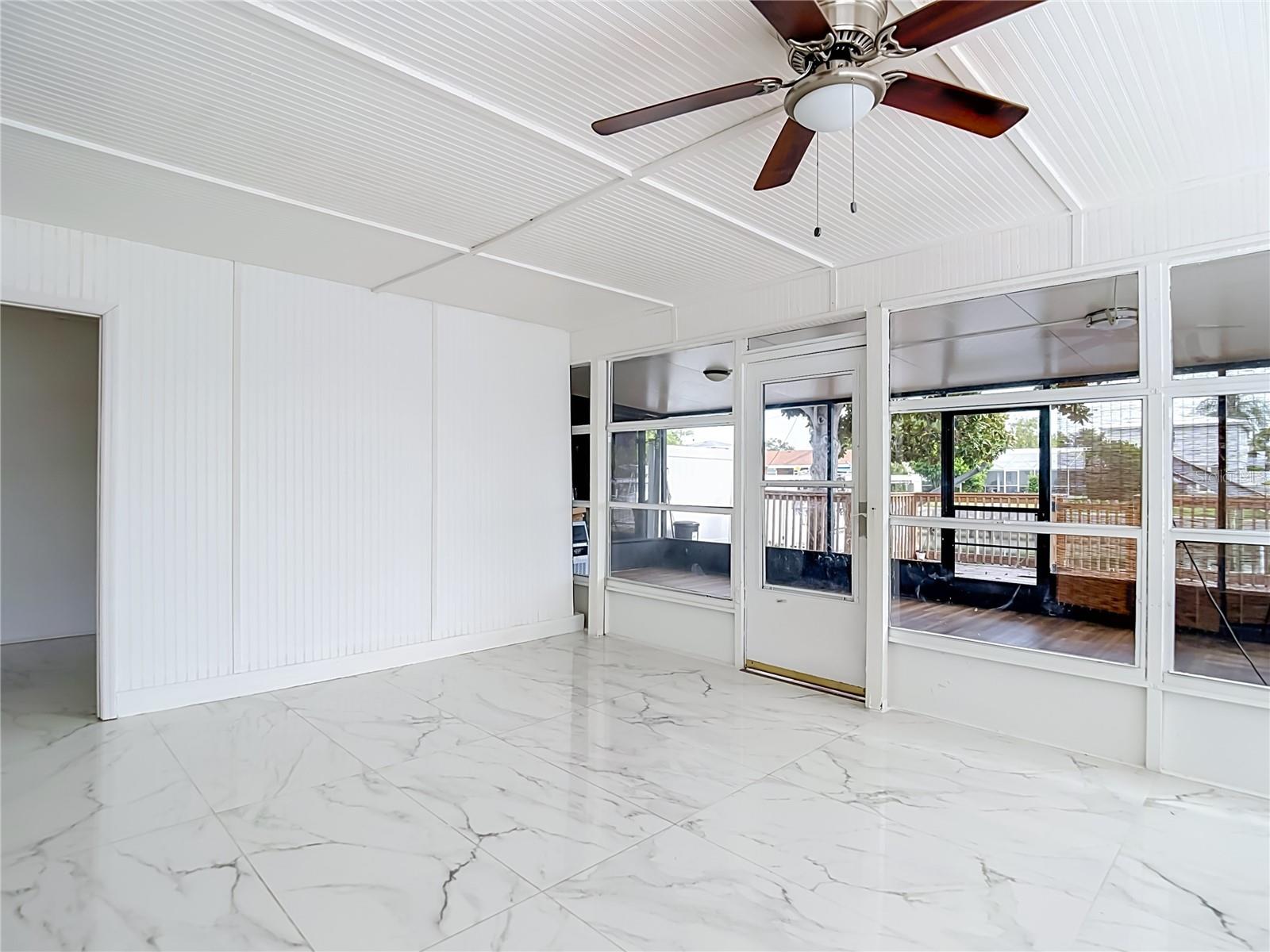 8725 BAY POINTE DR — photo 36
