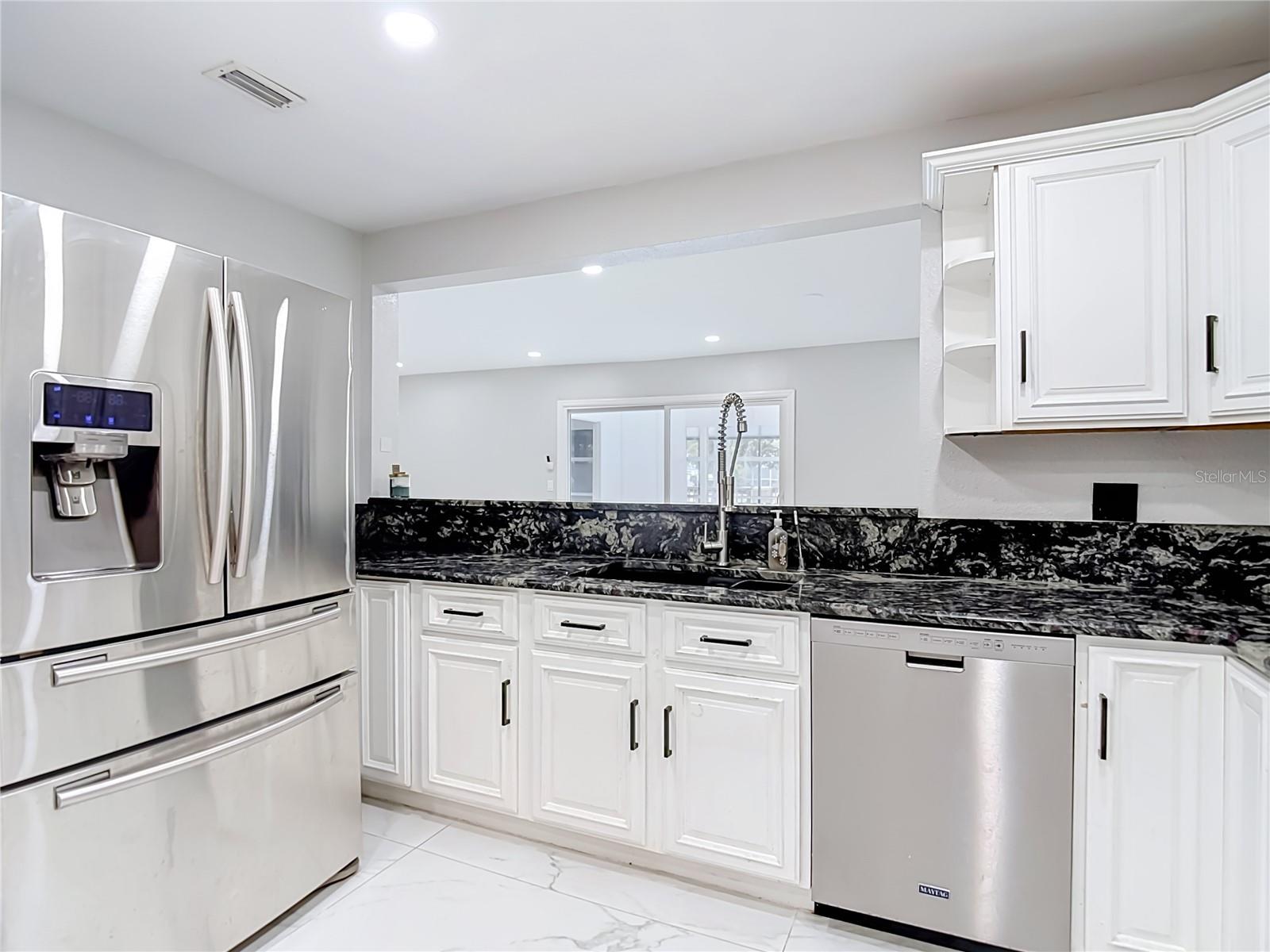 8725 BAY POINTE DR — photo 11
