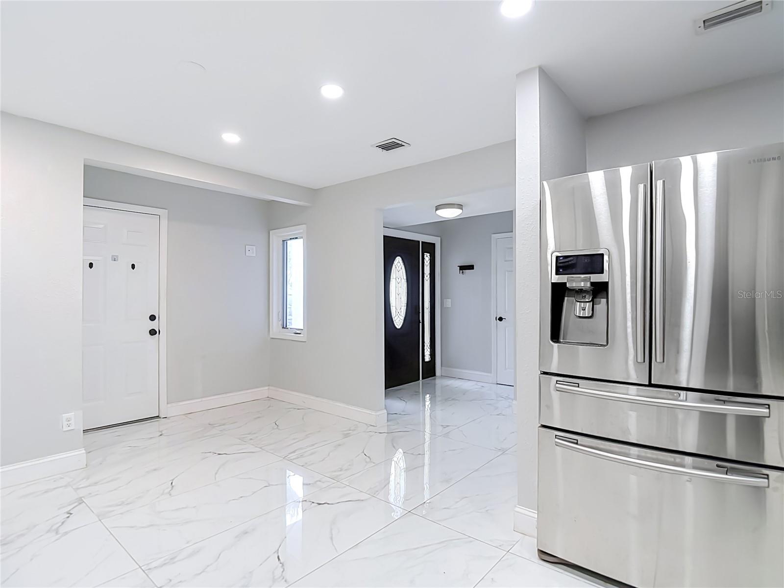 8725 BAY POINTE DR — photo 9