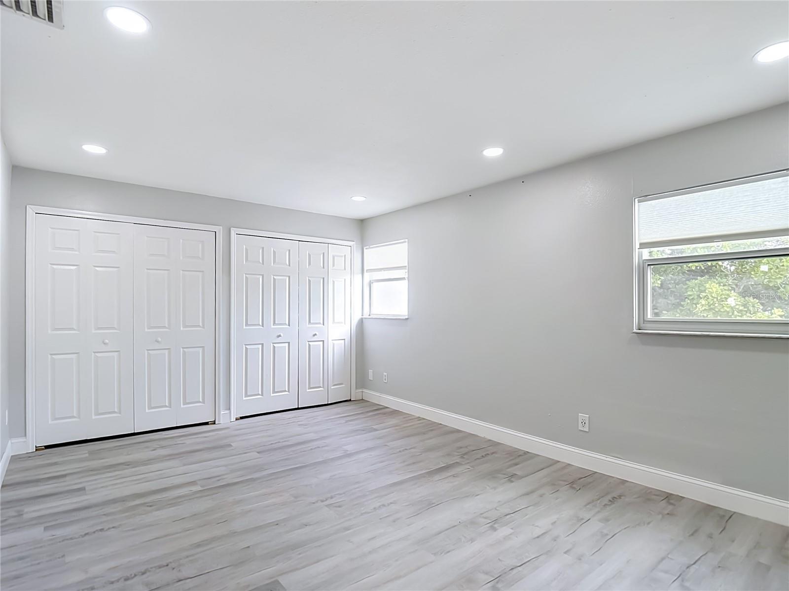 8725 BAY POINTE DR — photo 33