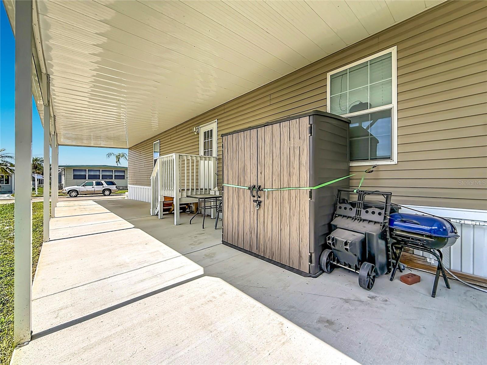10485 HOLIDAY SHORES DR #302 — photo 33