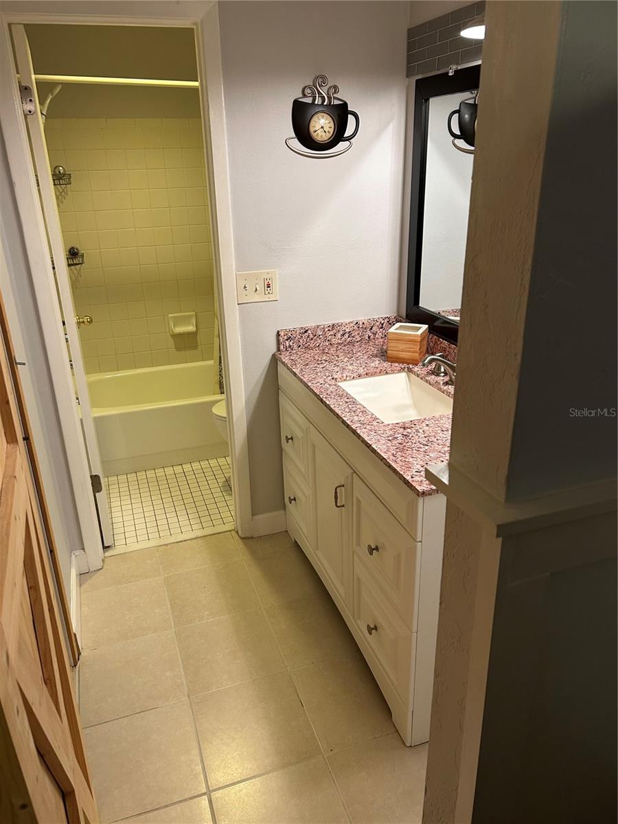 1505 LENNOX RD E #1505 — photo 9
