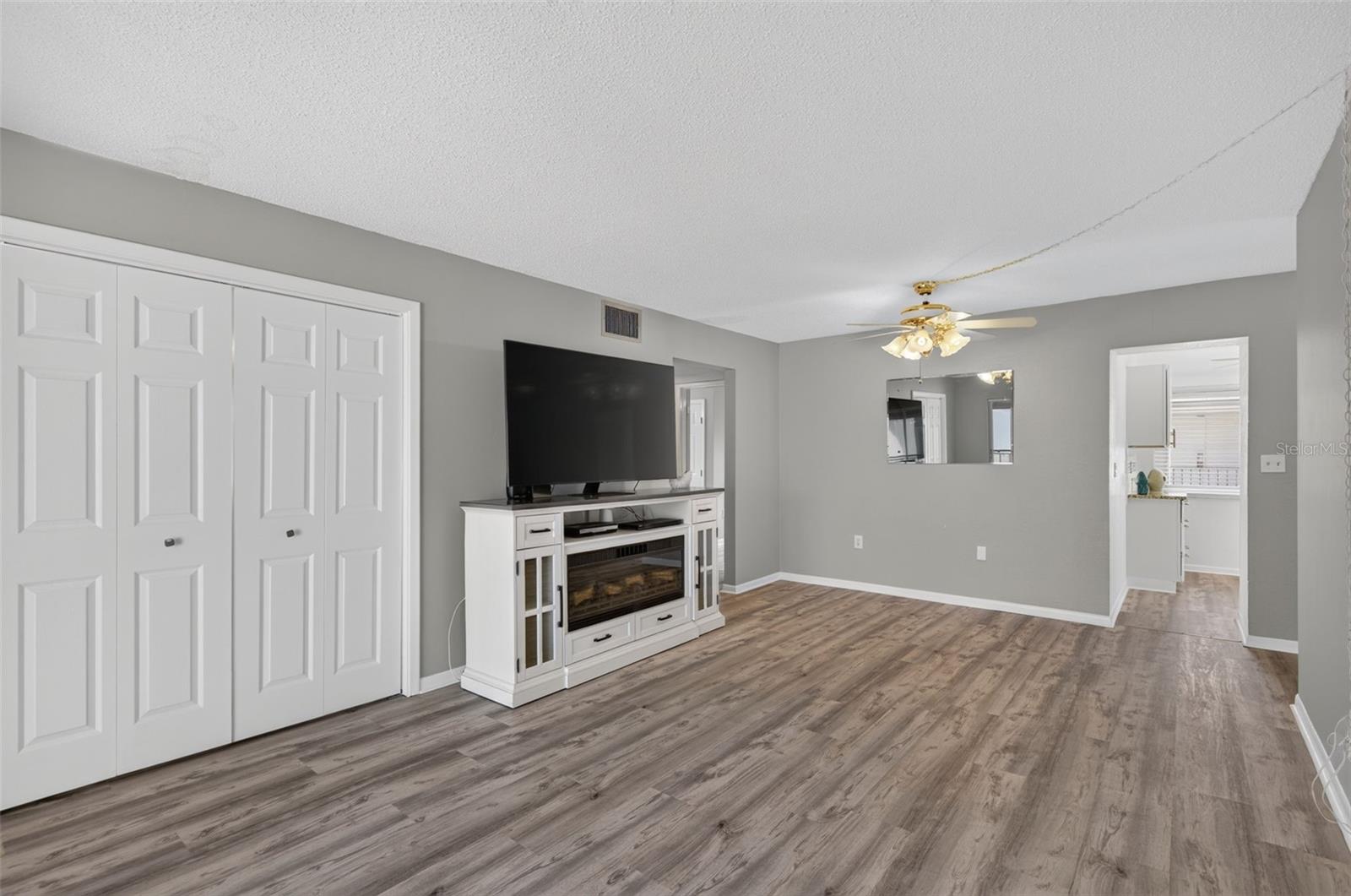 2207 BELLEAIR RD #B16 — photo 15