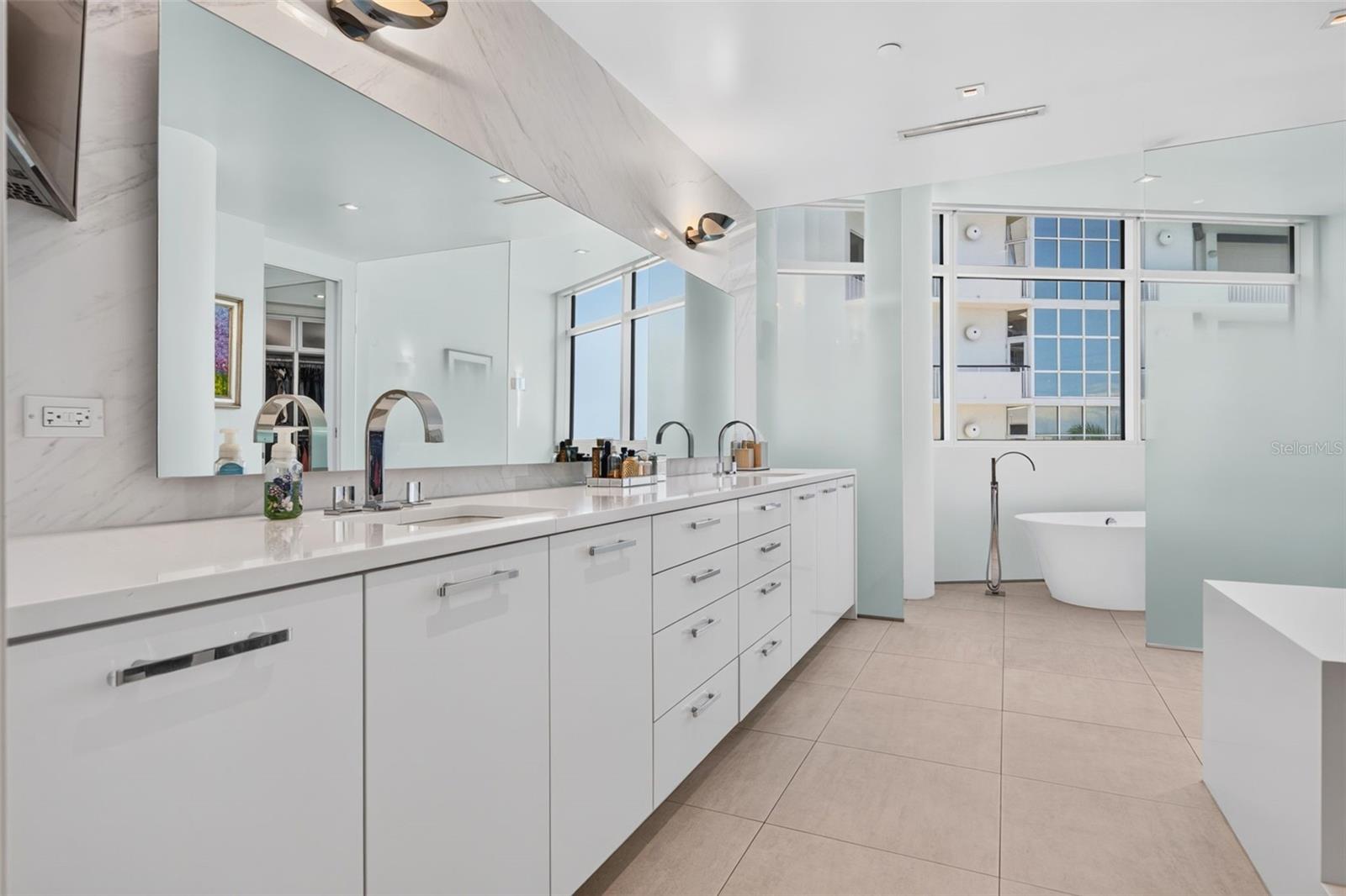 280 GOLDEN GATE PT #300 — photo 49