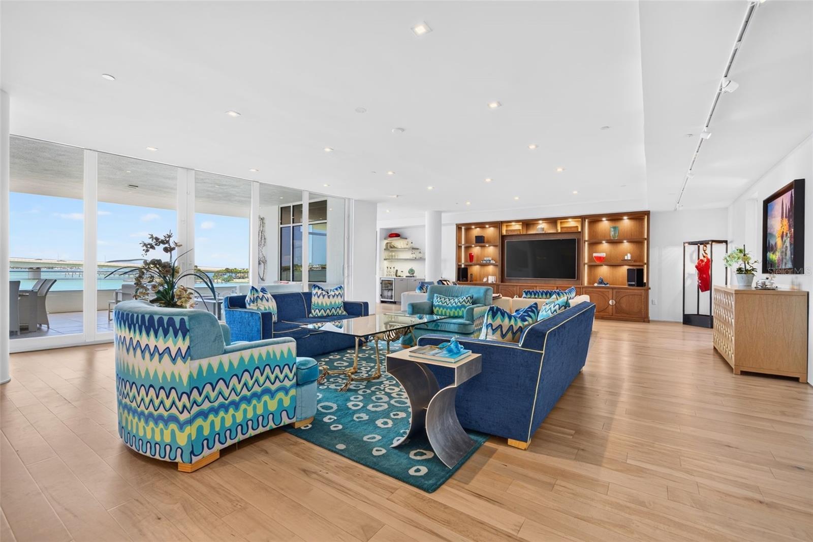 280 GOLDEN GATE PT #300 — photo 12