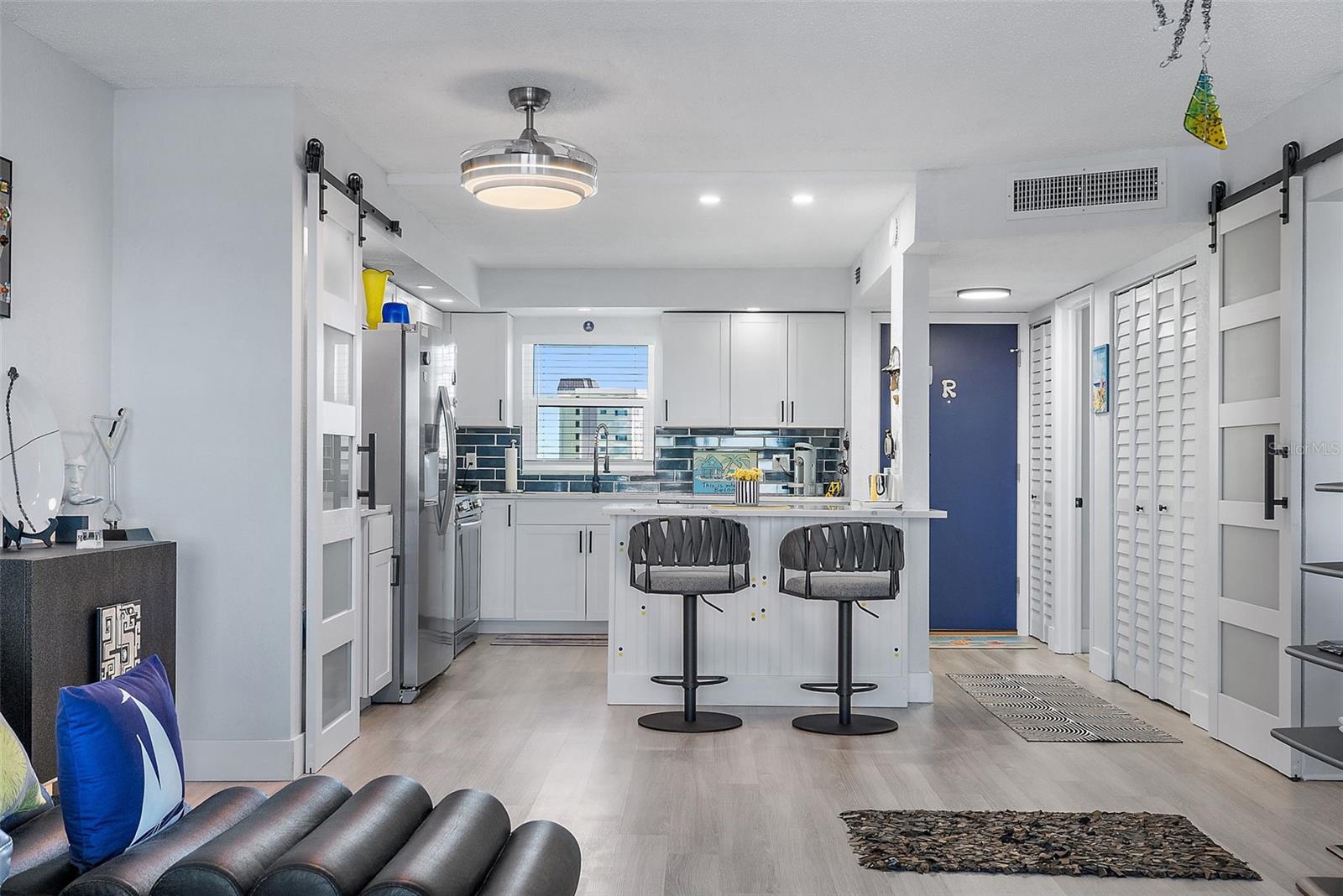 4725 COVE CIR #704 — photo 7