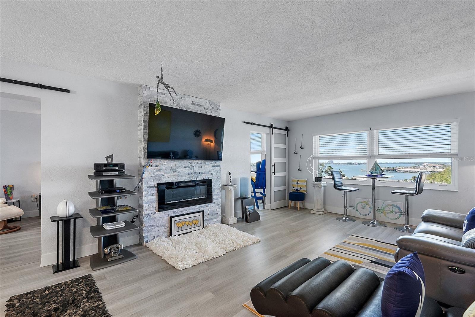 4725 COVE CIR #704 — photo 9