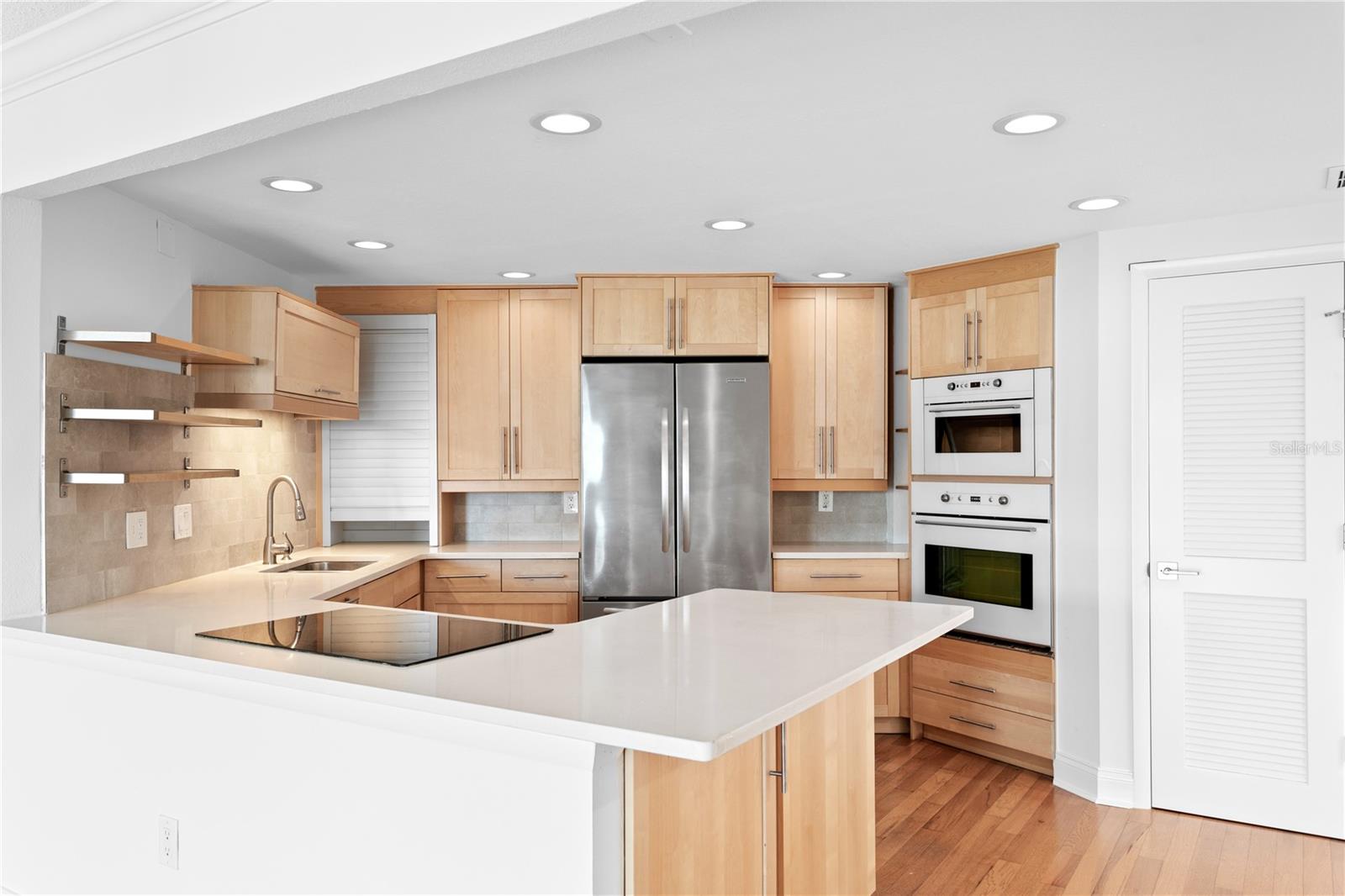 700 BEACH DR NE #603 — photo 12