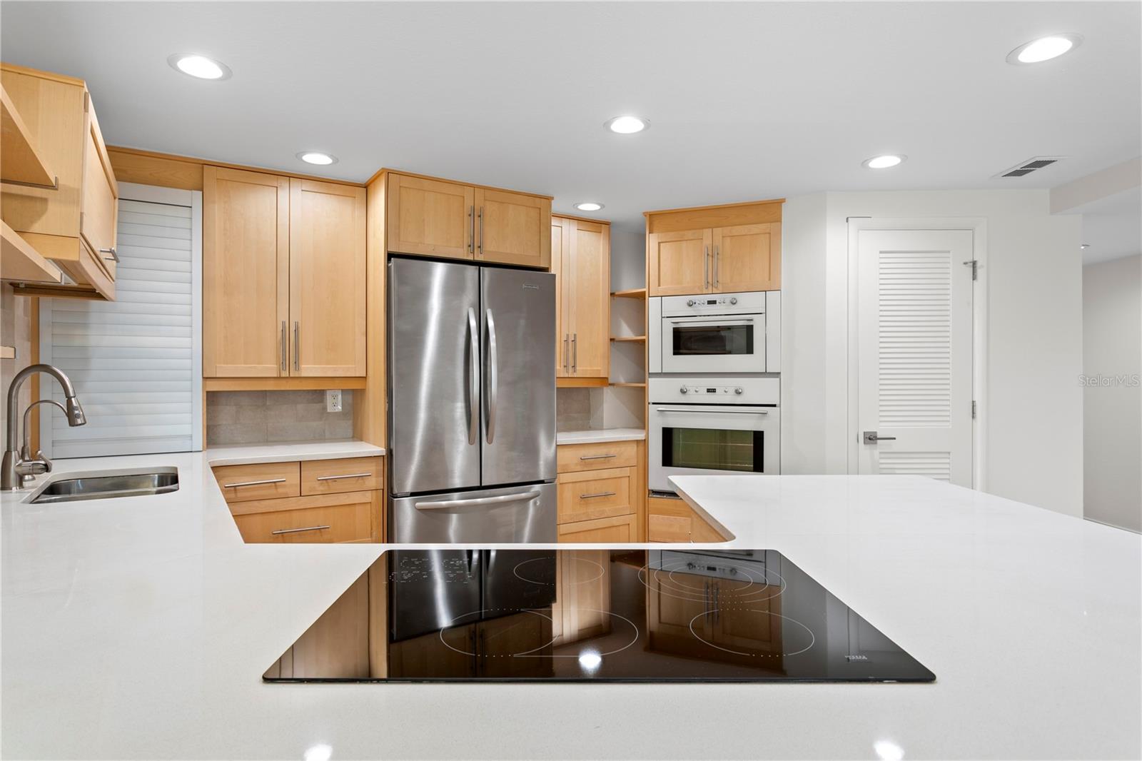 700 BEACH DR NE #603 — photo 16