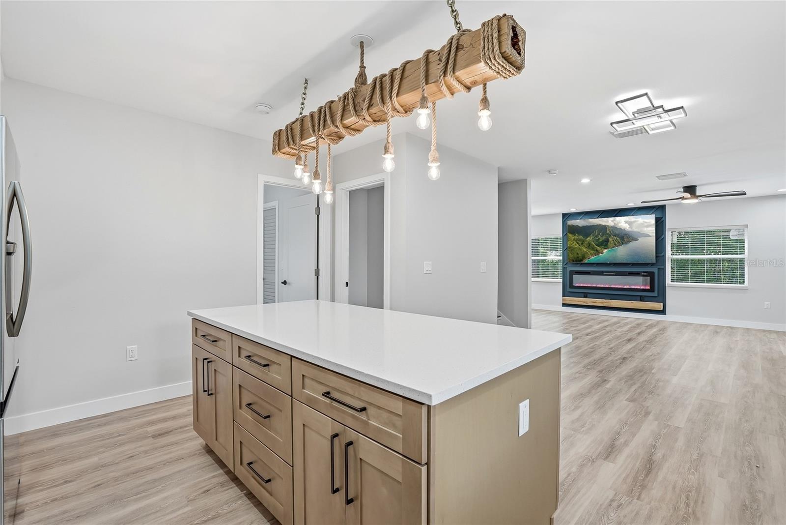 31848 HEDGEROW DR — photo 21