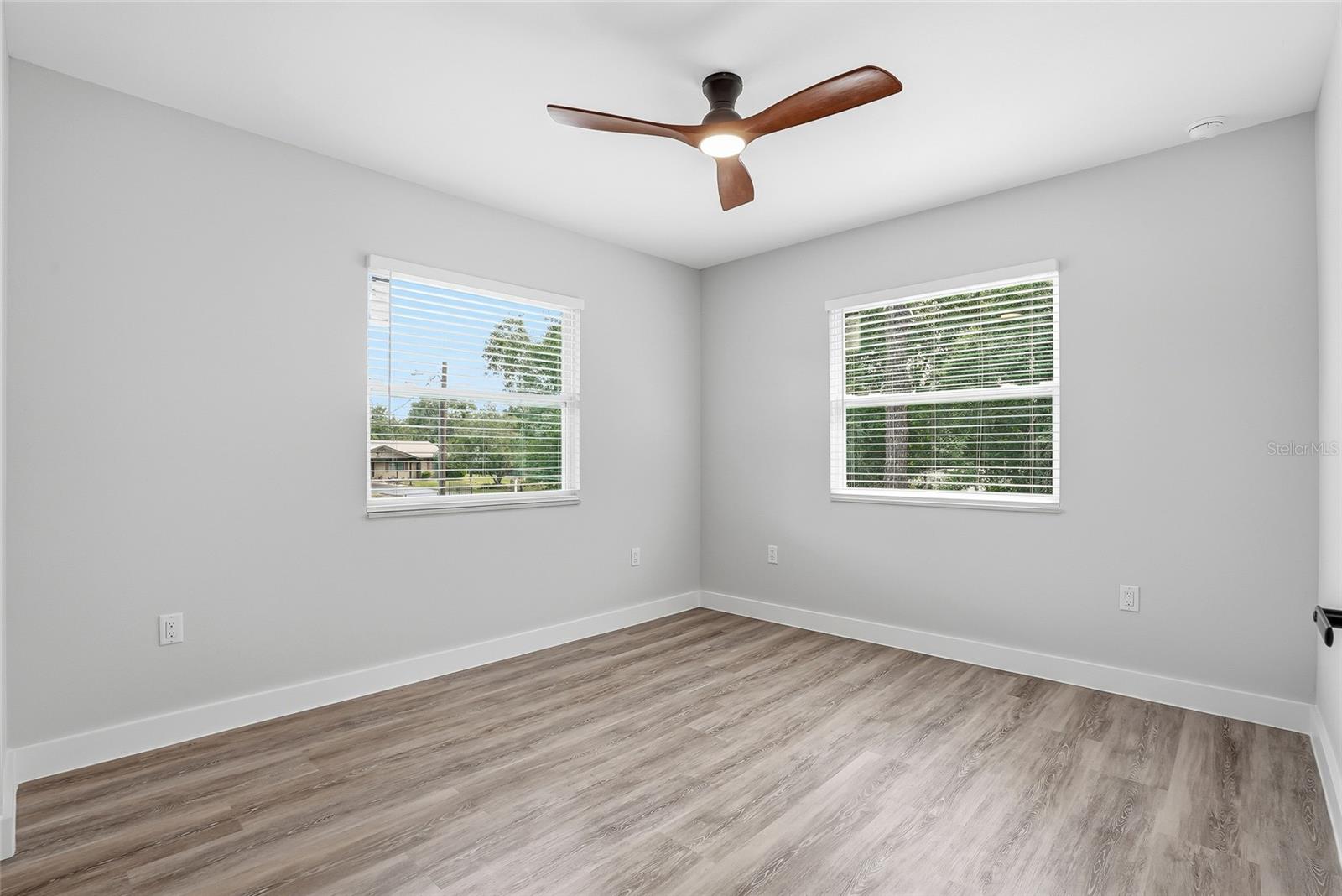 31848 HEDGEROW DR — photo 43