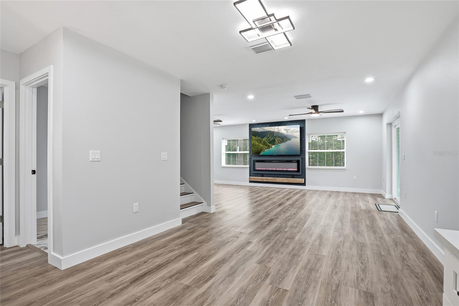 31848 HEDGEROW DR — photo 16