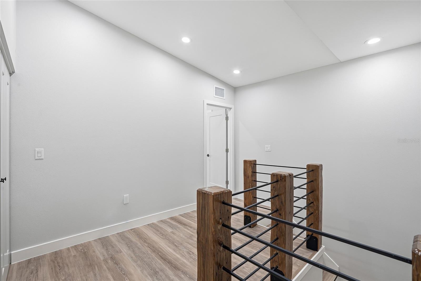 31848 HEDGEROW DR — photo 32