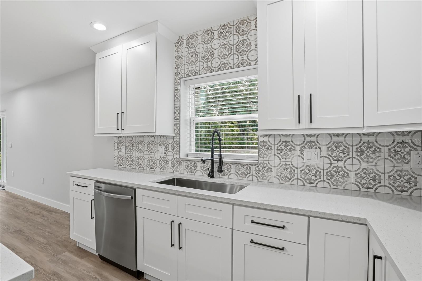 31848 HEDGEROW DR — photo 23