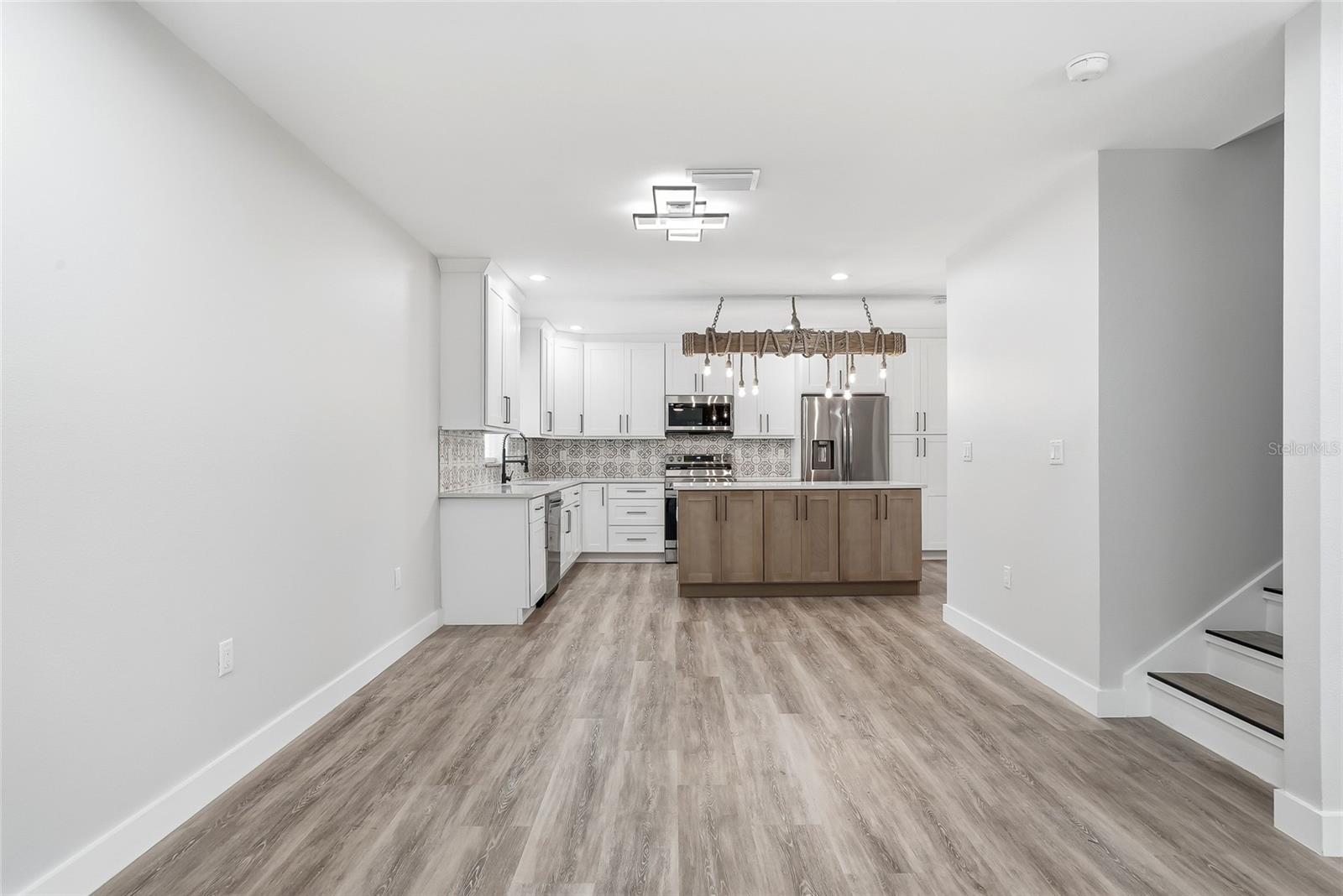 31848 HEDGEROW DR — photo 14