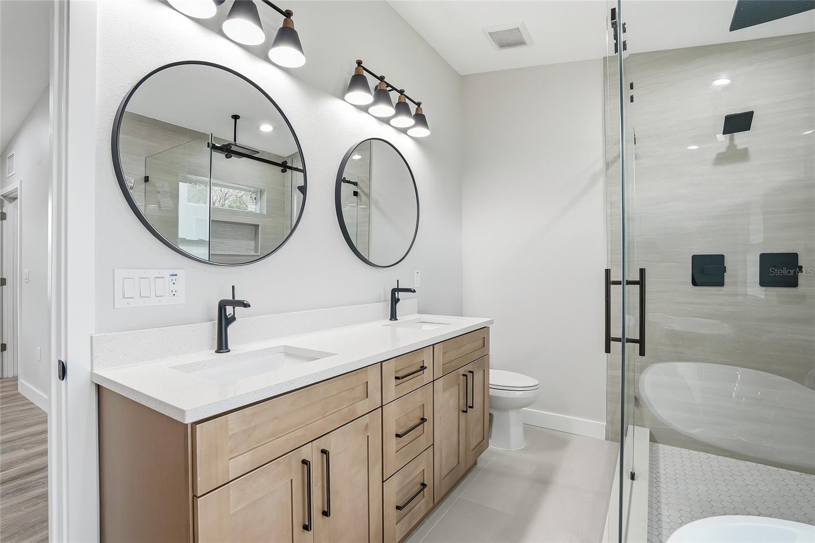 31848 HEDGEROW DR — photo 37