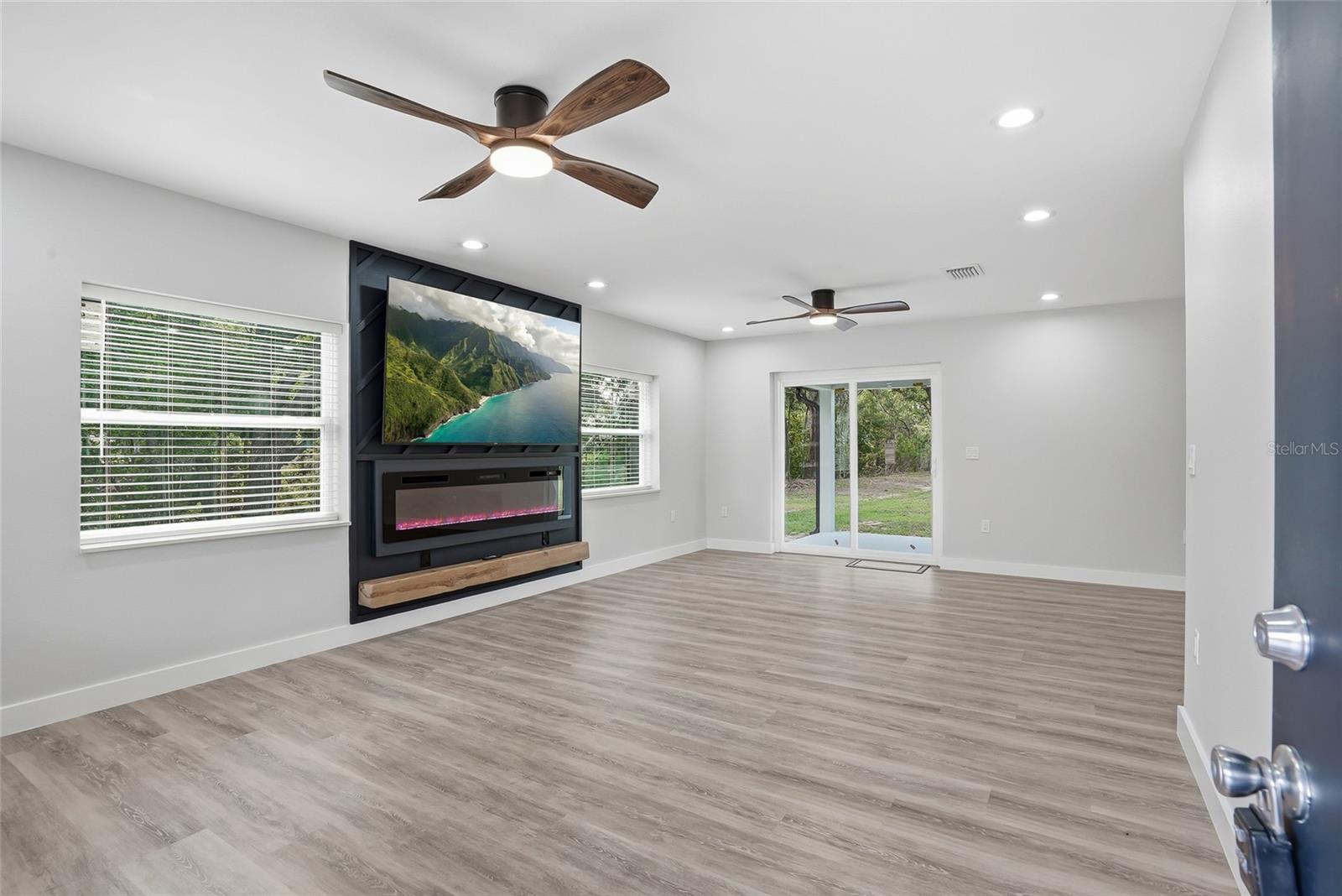 31848 HEDGEROW DR — photo 9