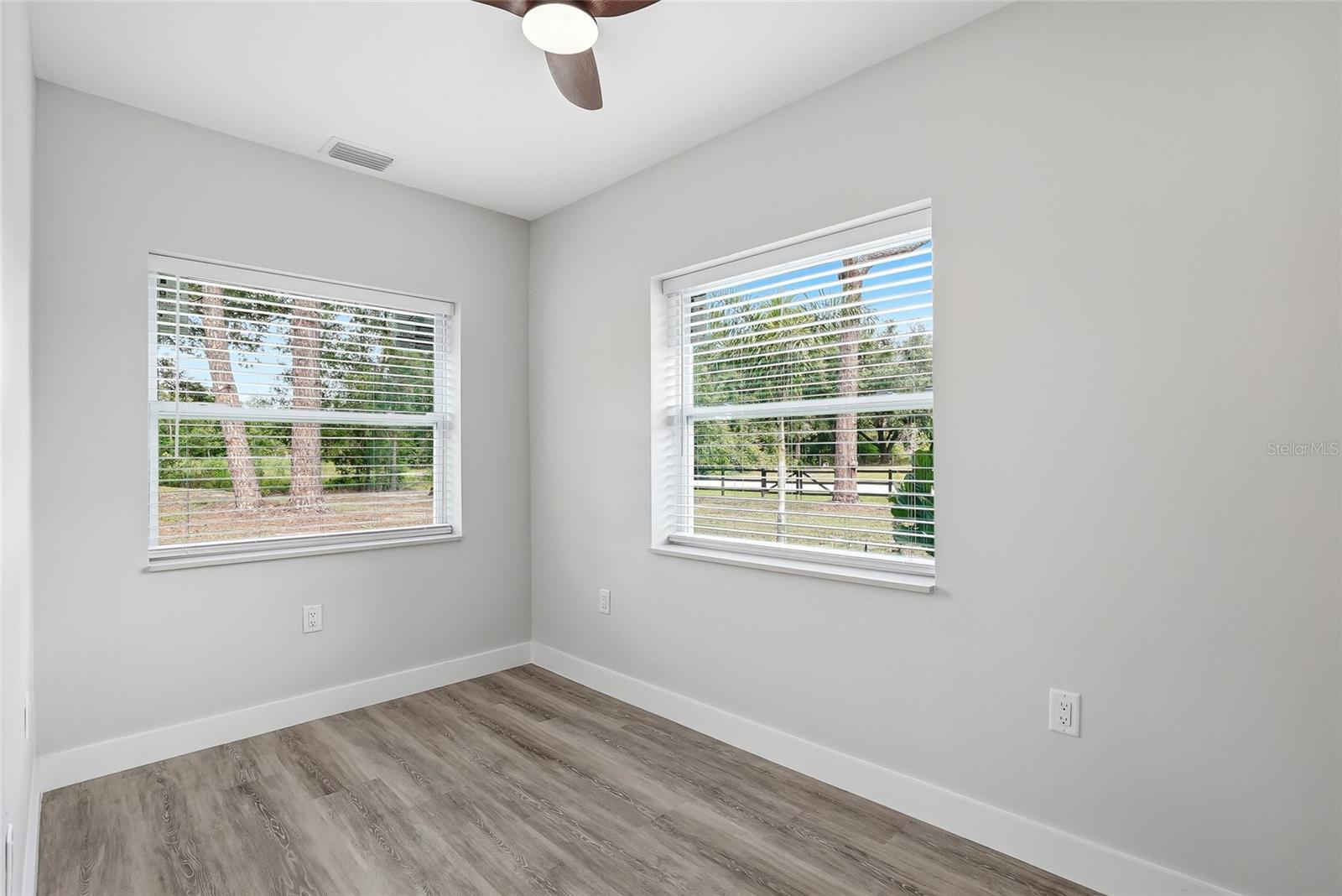 31848 HEDGEROW DR — photo 26