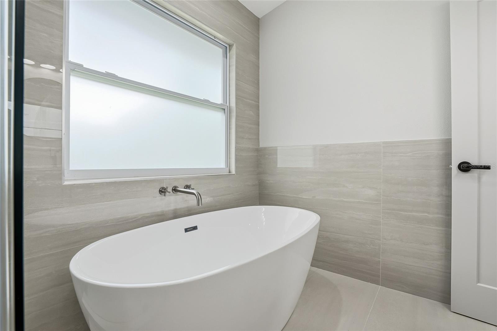31848 HEDGEROW DR — photo 41