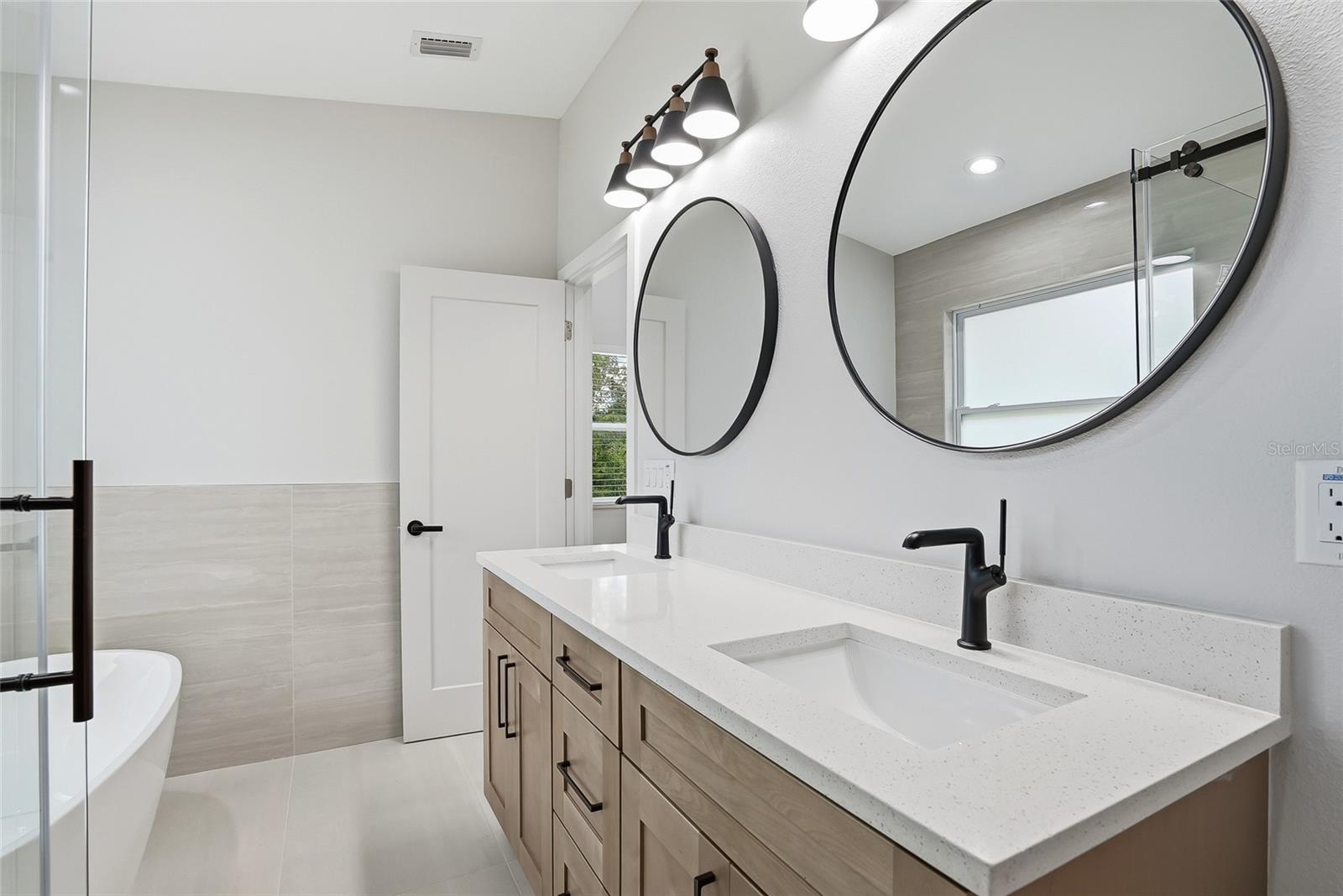 31848 HEDGEROW DR — photo 40