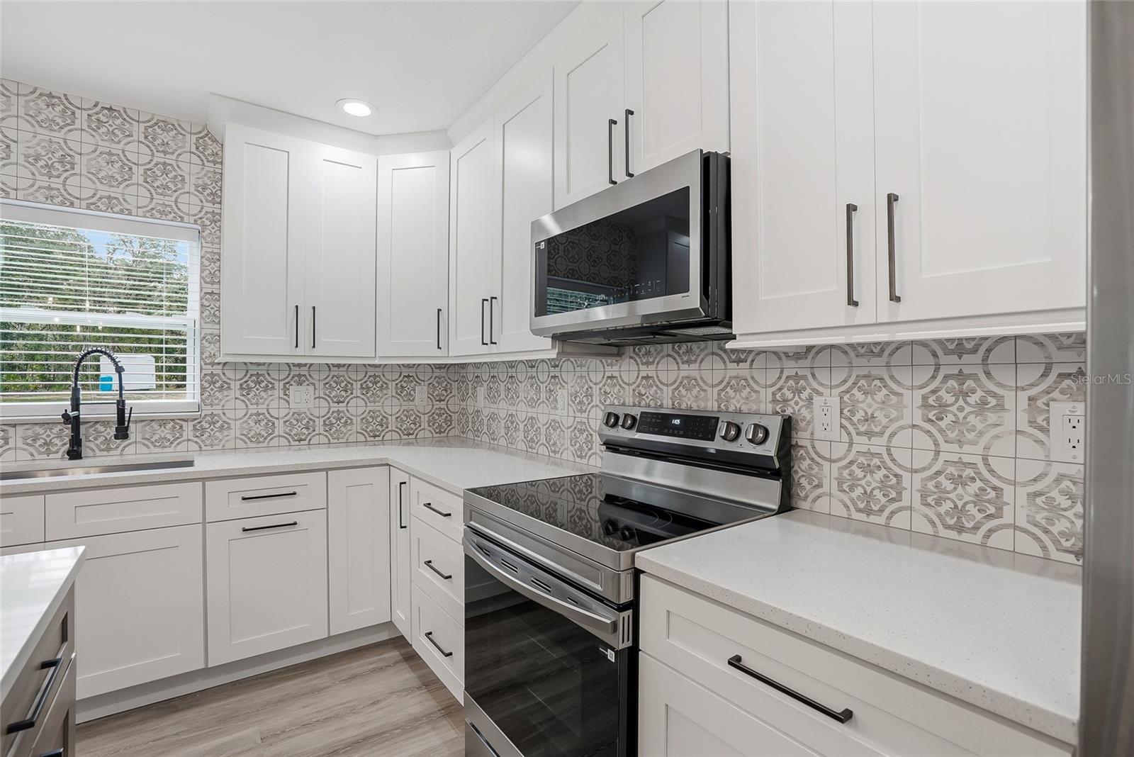 31848 HEDGEROW DR — photo 22