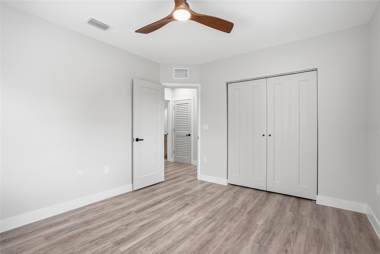 31848 HEDGEROW DR — photo 44