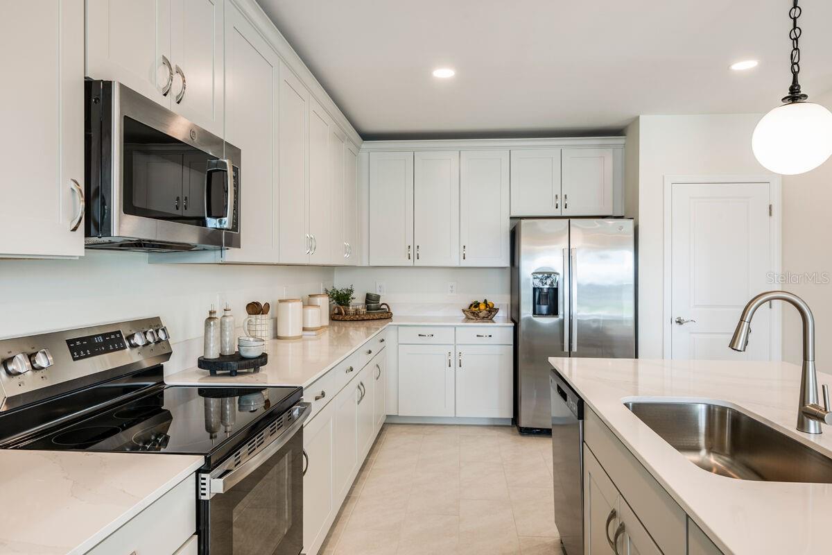 9617 VIBRANT LN — photo 3