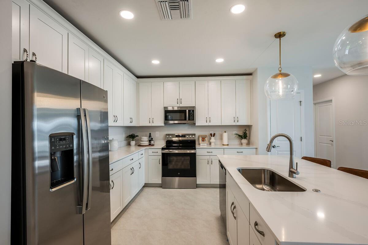 9505 VIBRANT LN — photo 3