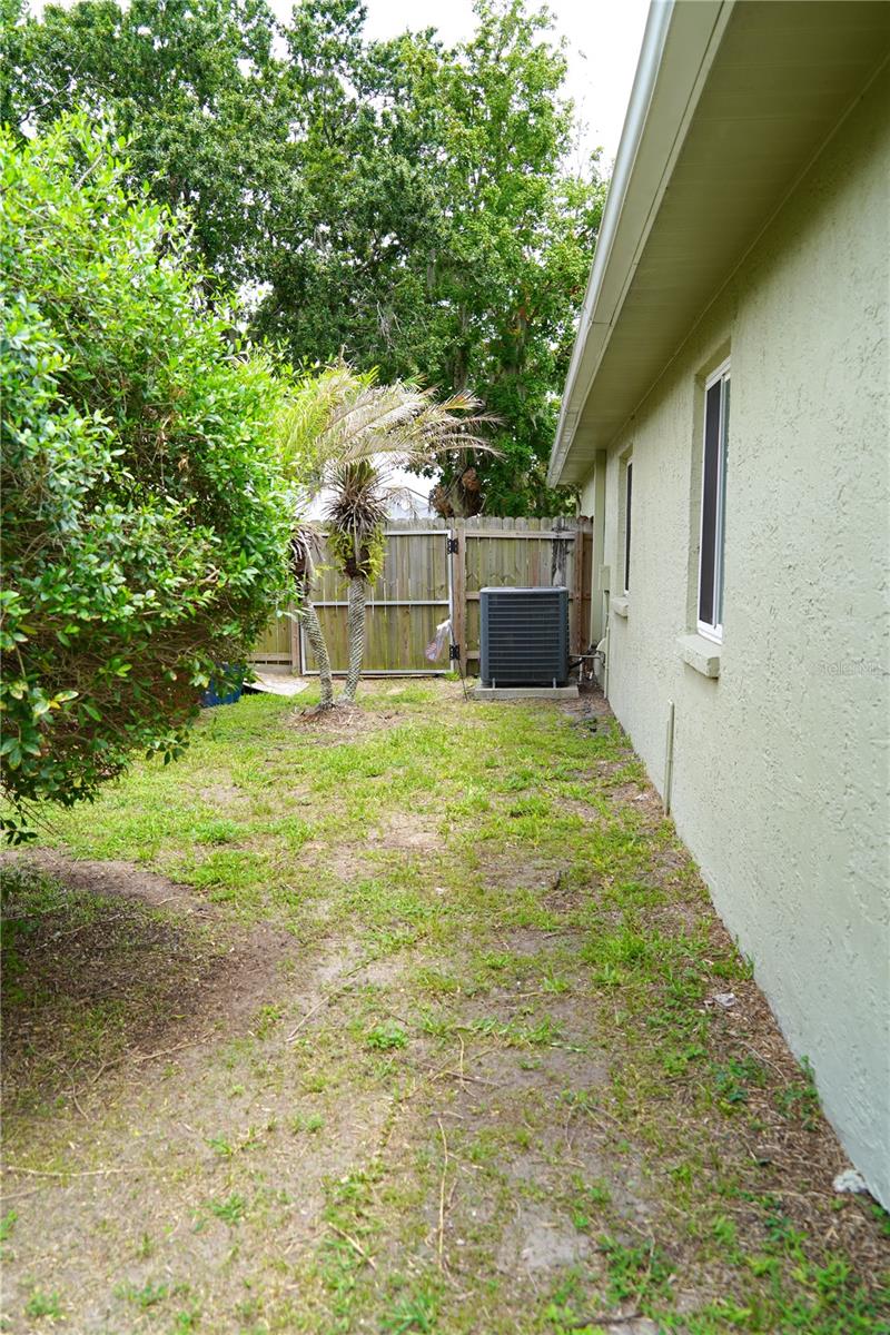 4304 BARRET AVE — photo 30