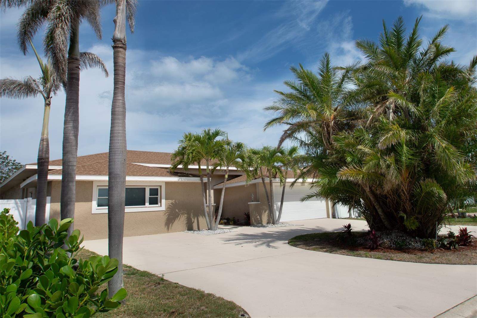 2504 HIBISCUS DR W — photo 3