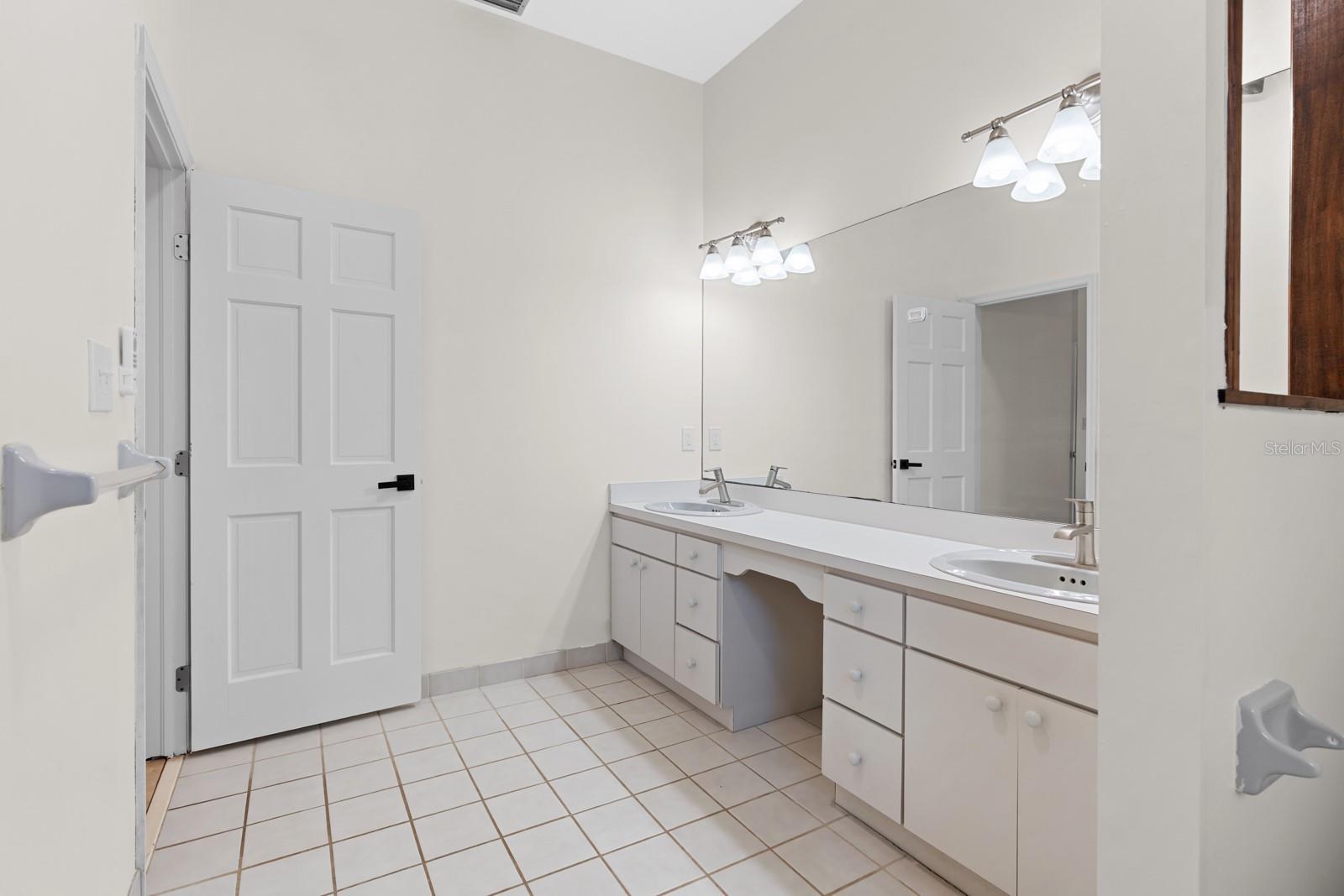 512 CAULDER PARK RD — photo 16