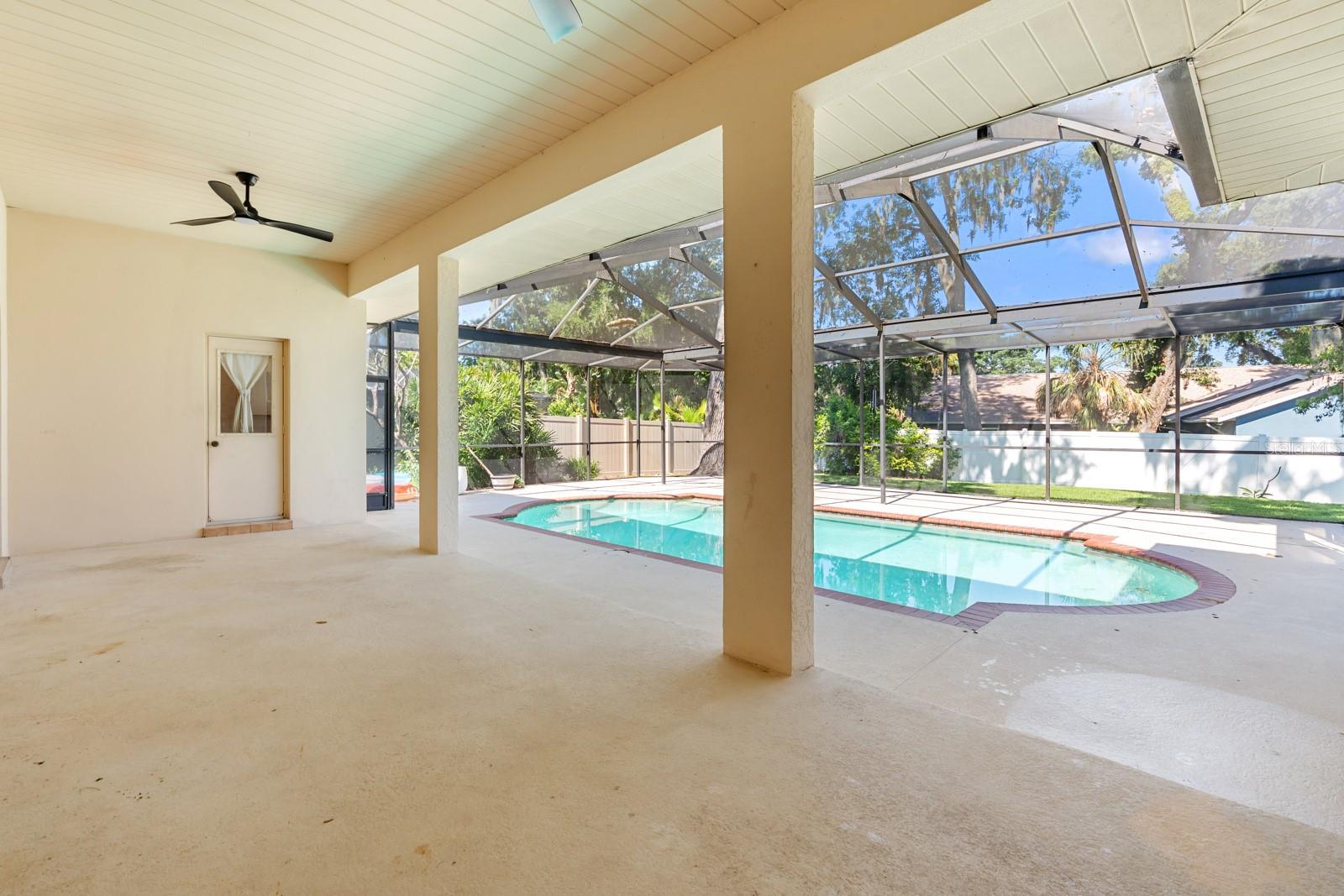 512 CAULDER PARK RD — photo 32