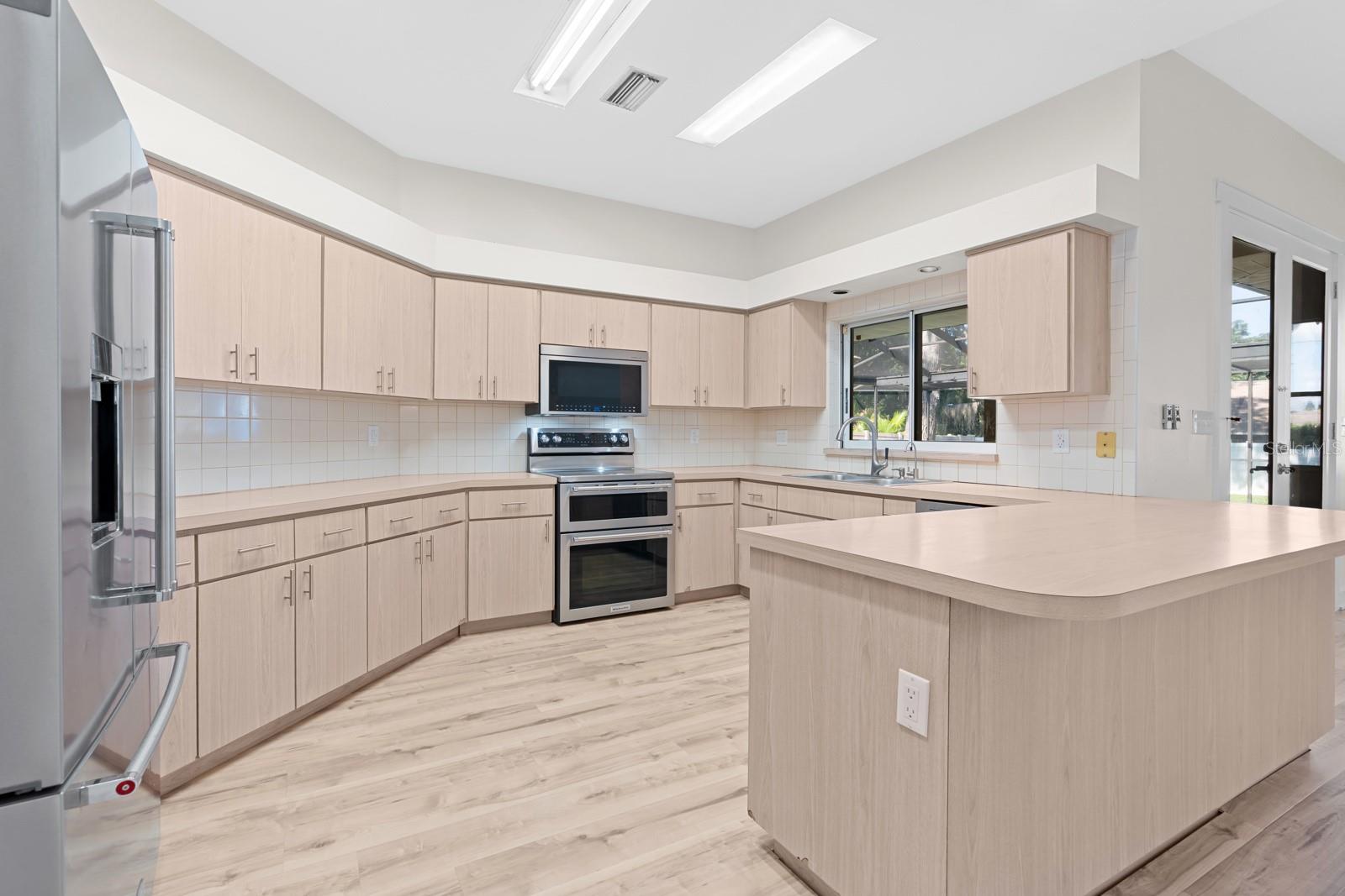 512 CAULDER PARK RD — photo 18