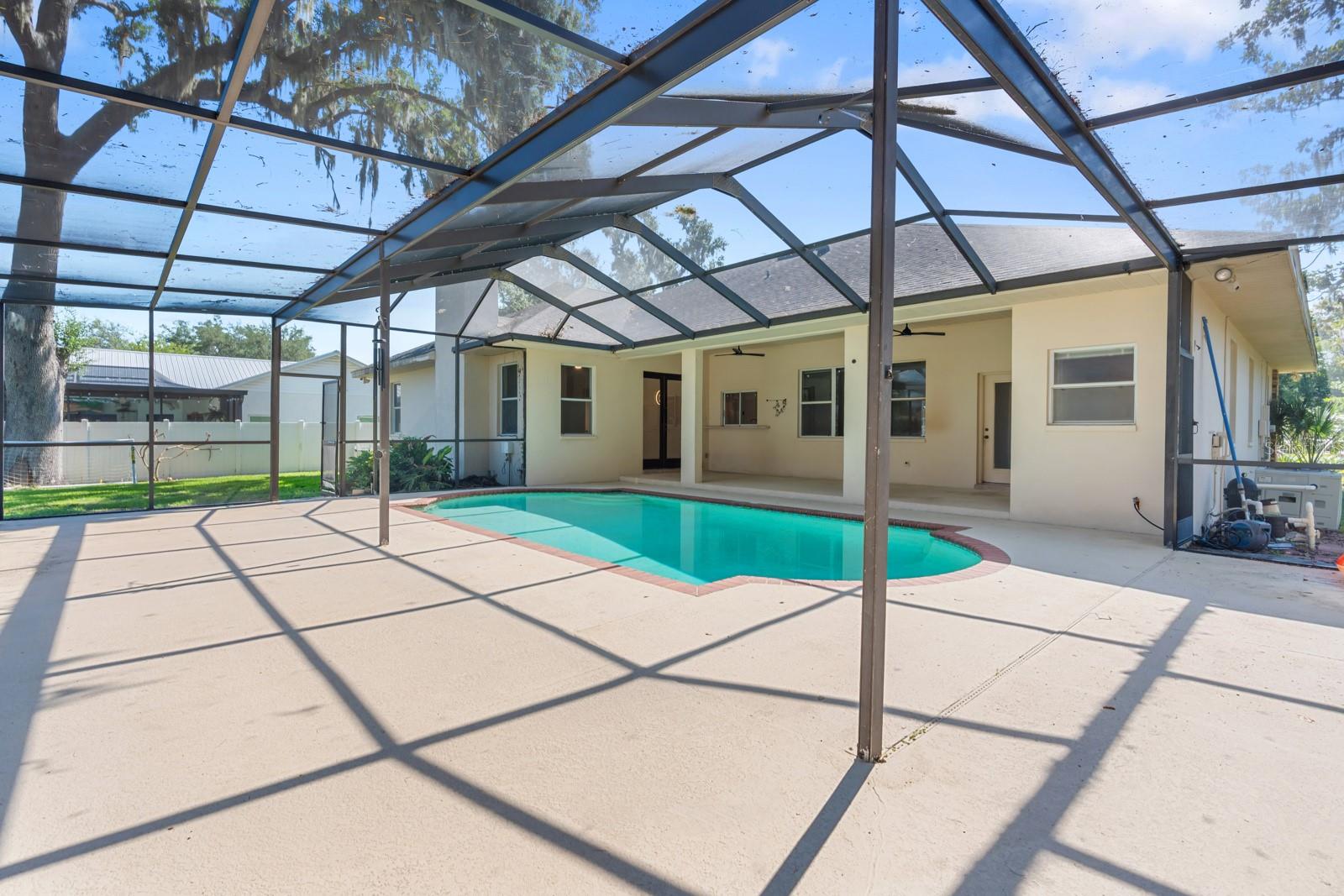 512 CAULDER PARK RD — photo 38