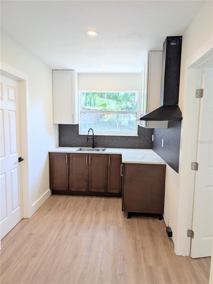 8206 N 19TH ST — photo 31