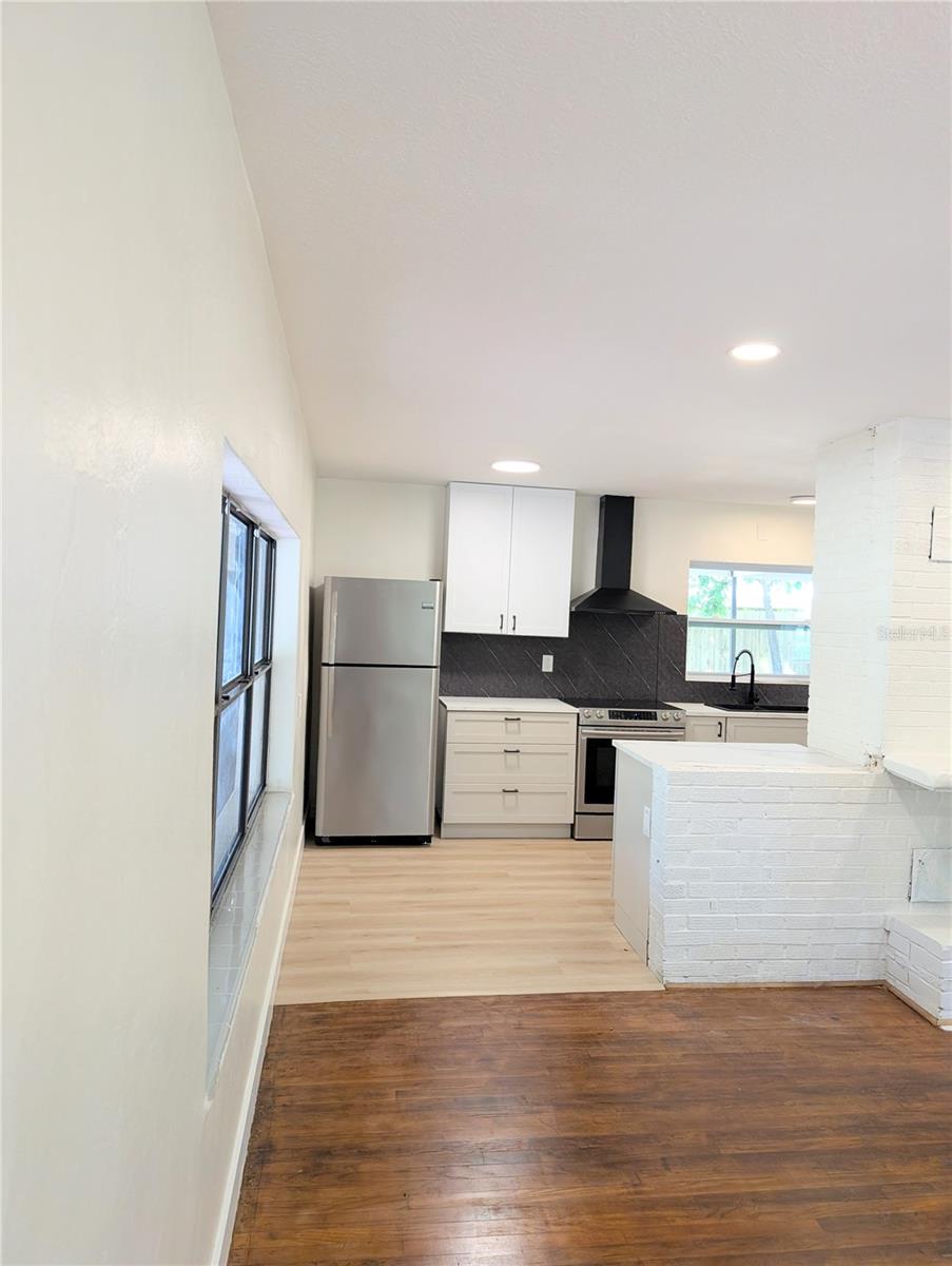 8206 N 19TH ST — photo 13