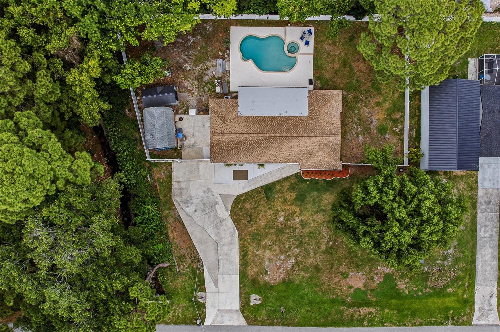 8205 WESTRIDGE DR — photo 48