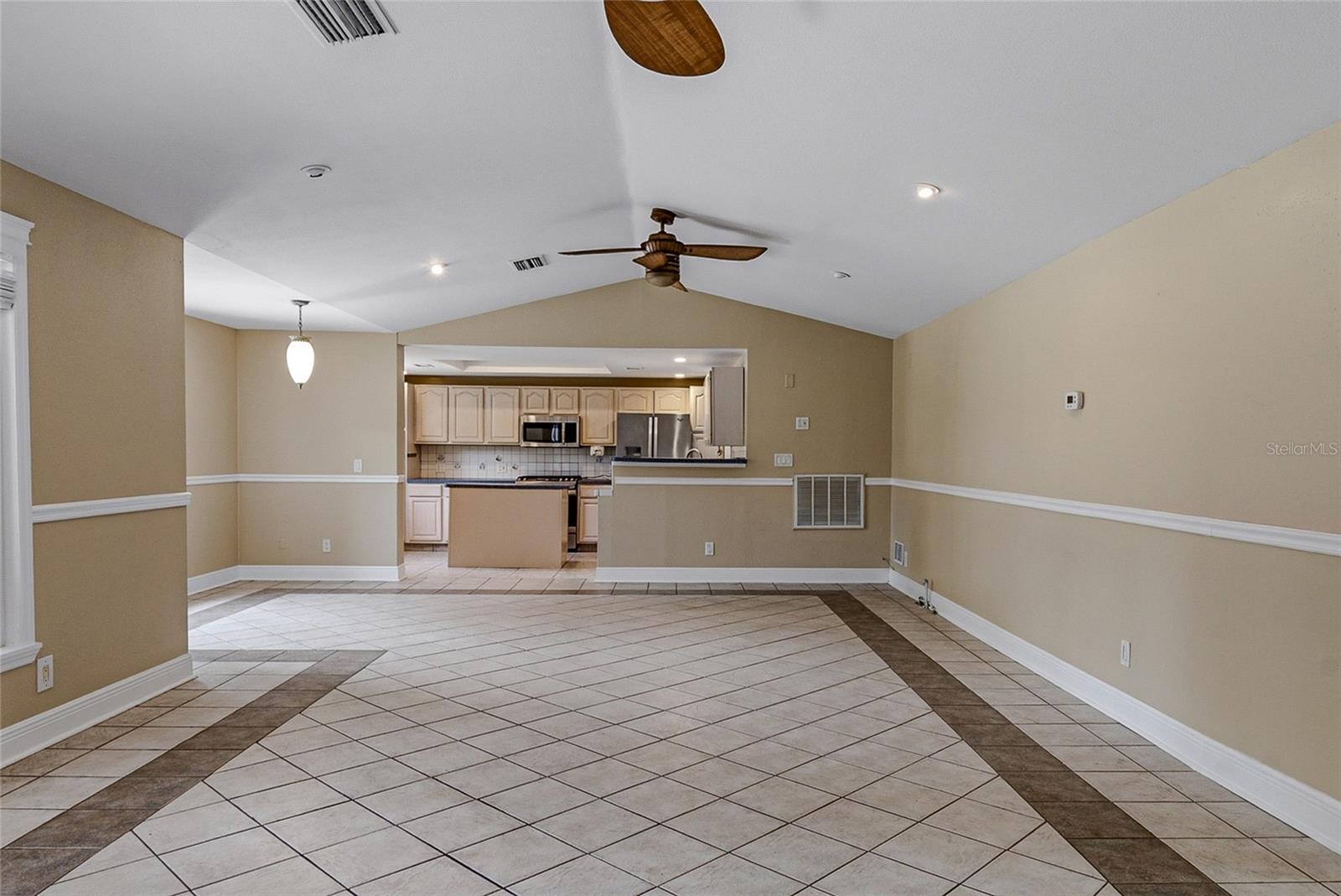 8205 WESTRIDGE DR — photo 7