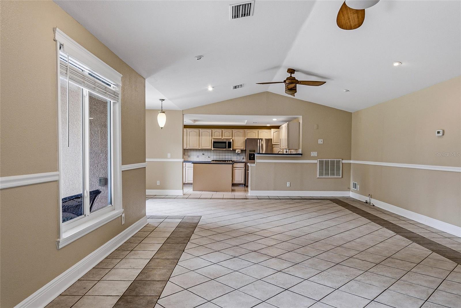 8205 WESTRIDGE DR — photo 5