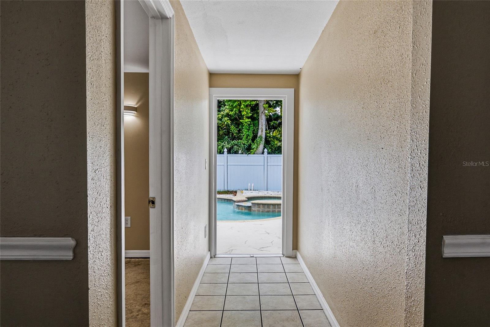 8205 WESTRIDGE DR — photo 37
