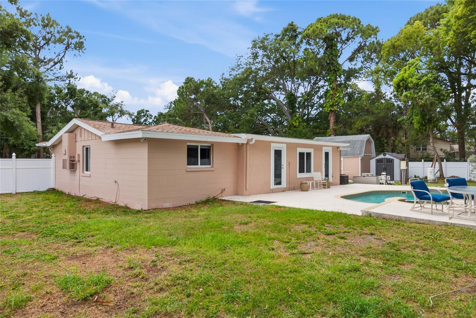 8205 WESTRIDGE DR — photo 42