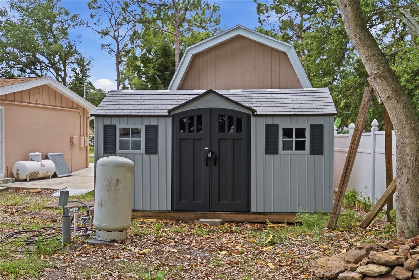 8205 WESTRIDGE DR — photo 45