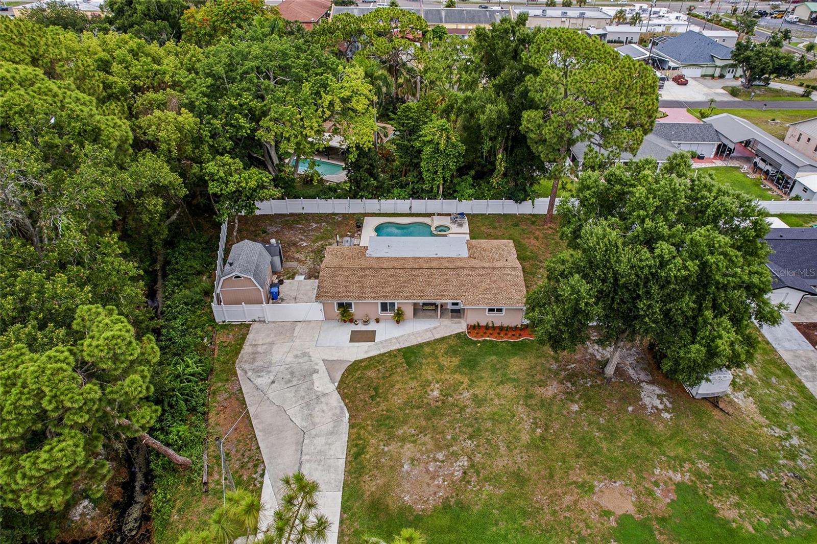 8205 WESTRIDGE DR — photo 46