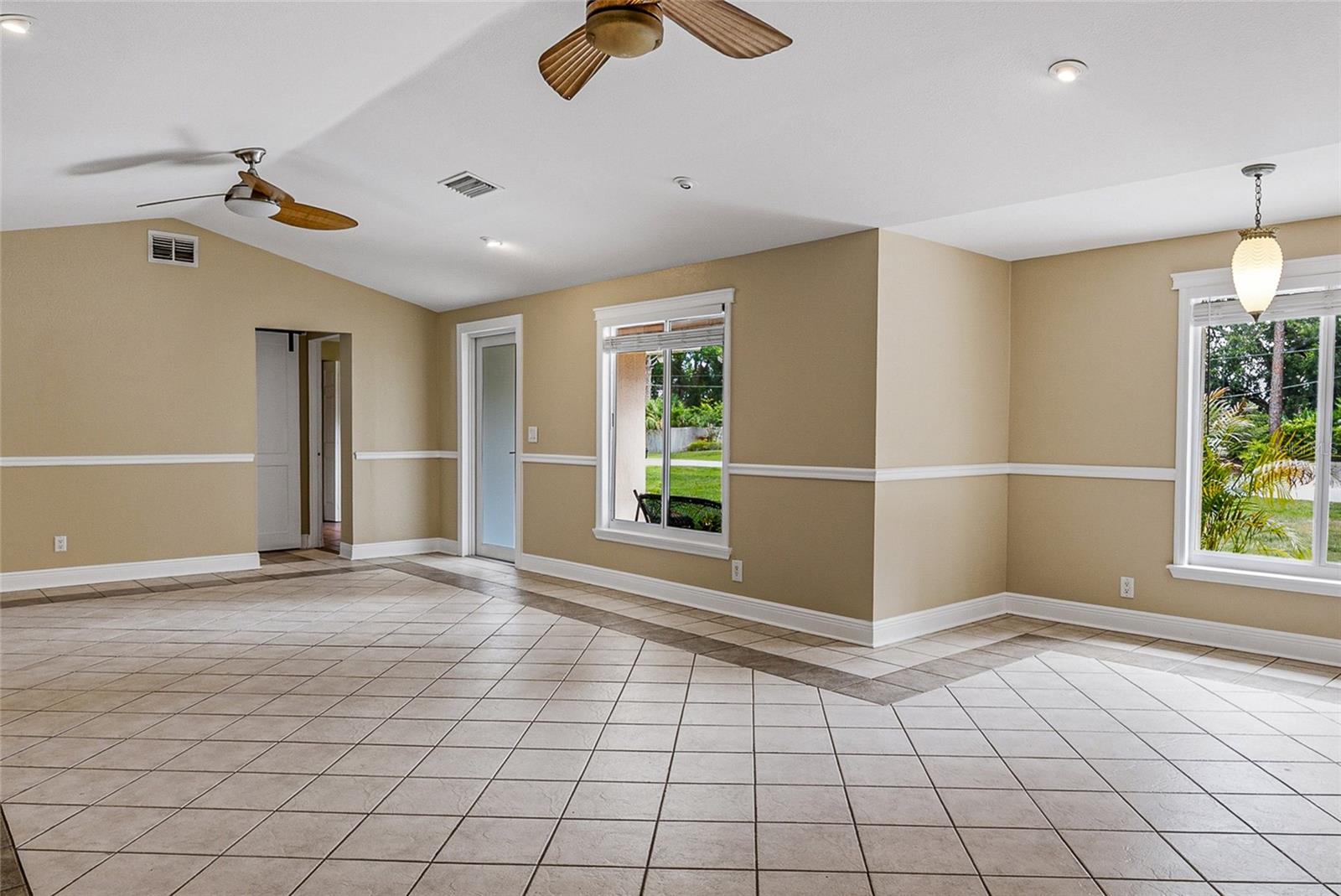 8205 WESTRIDGE DR — photo 11
