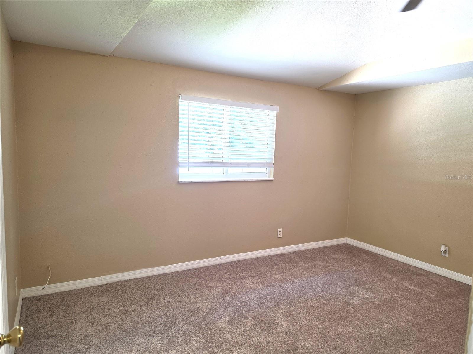 8205 WESTRIDGE DR — photo 22
