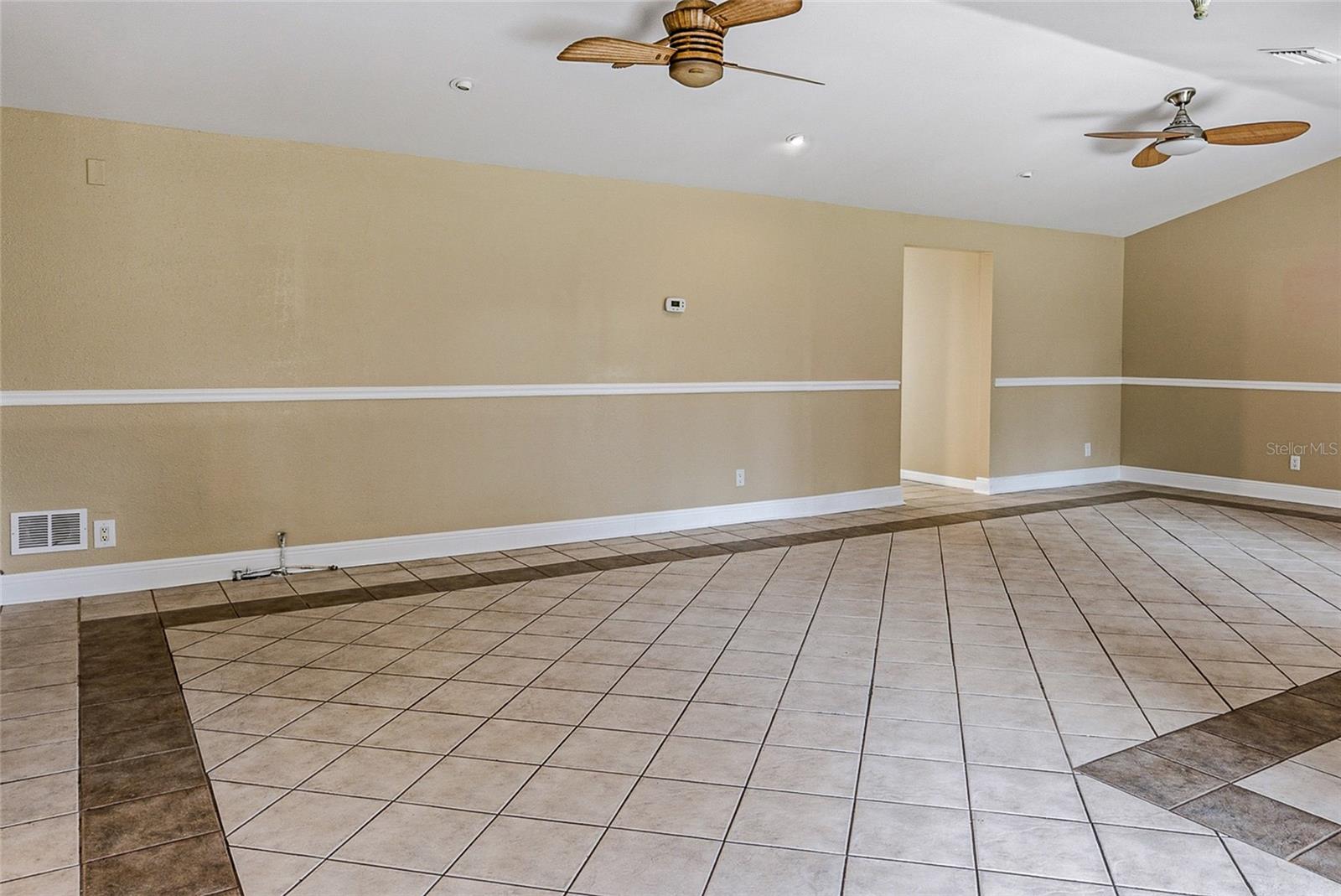 8205 WESTRIDGE DR — photo 12