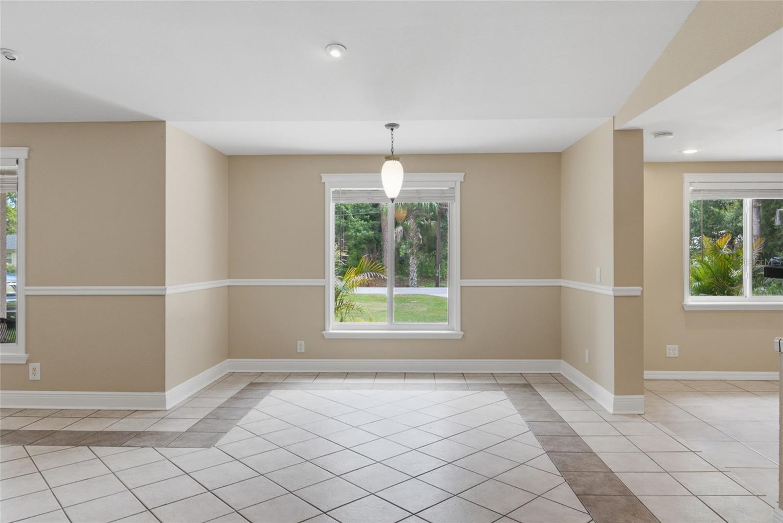 8205 WESTRIDGE DR — photo 9